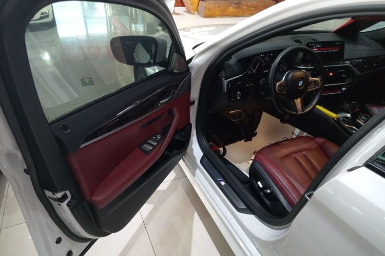 Used BMW 5 Series 2018 Restyled 530Li Leading Edition M Sport Package
