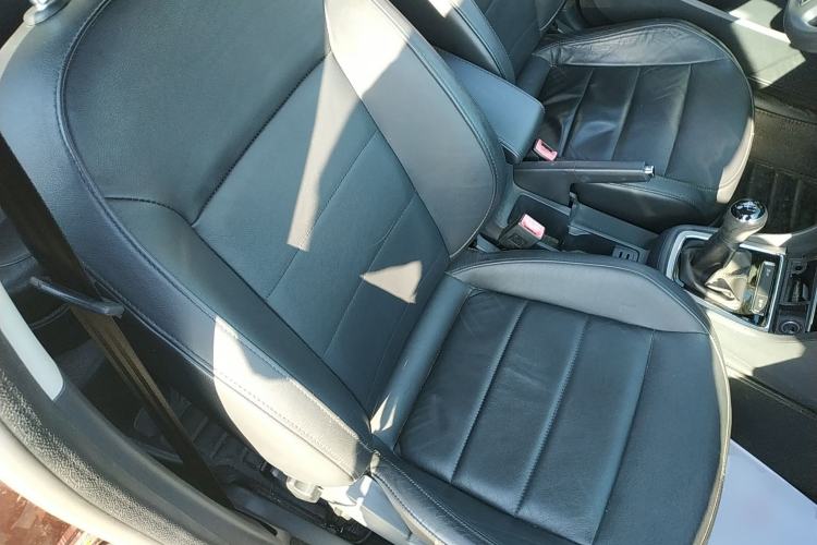 Used Volkswagen Lavida 2013 Restyled Classic 1.6L Manual Comfort Edition