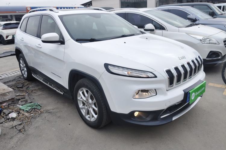 Used  Cherokee 2017 2.0L Superior Edition