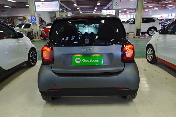 Used  fortwo 2019 0.9T 66kW Hardtop Wind Power Edition China VI
