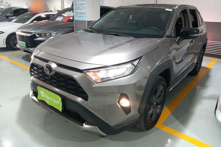 Used Toyota RAV4 2022 2.0L CVT 4x4 Fashion Edition
