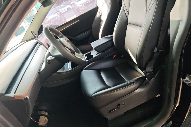 Used Tesla Model Y 2022 Rear-Wheel-Drive Version
