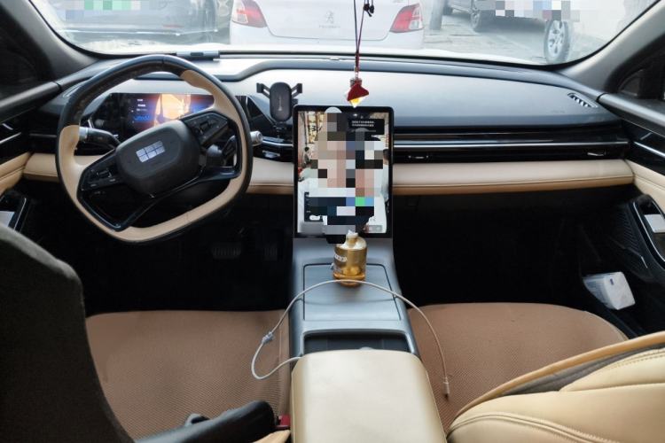 Used  L6 2023 125km PLUS
