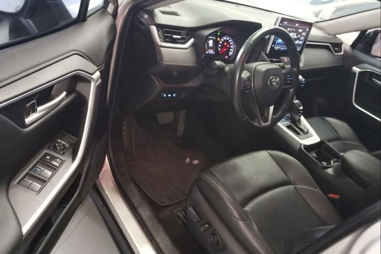 Used Toyota Wildlander 2022 2.0L CVT Two-Wheel Drive Luxury PLUS Edition
