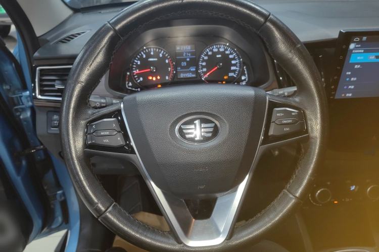 Used FAW Senya R7 2016 1.6L Manual Luxury Model