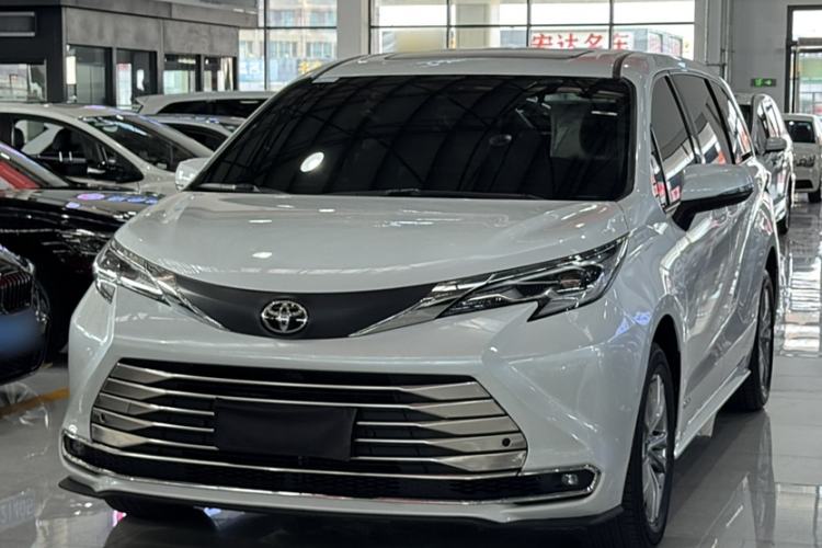 Used Toyota Sienna 2024 2.5L Hybrid Comfort Edition
