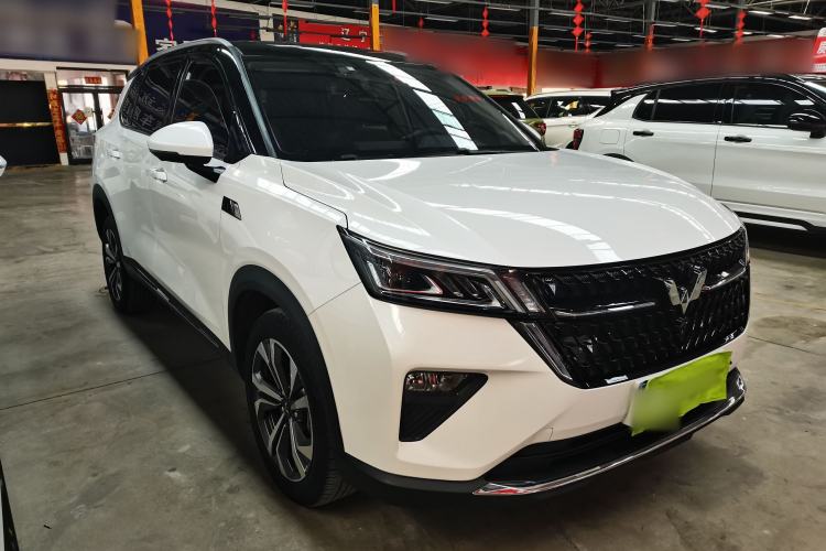Used Wuling Asta 2022 2.0L DHT Electric-Speed Version
