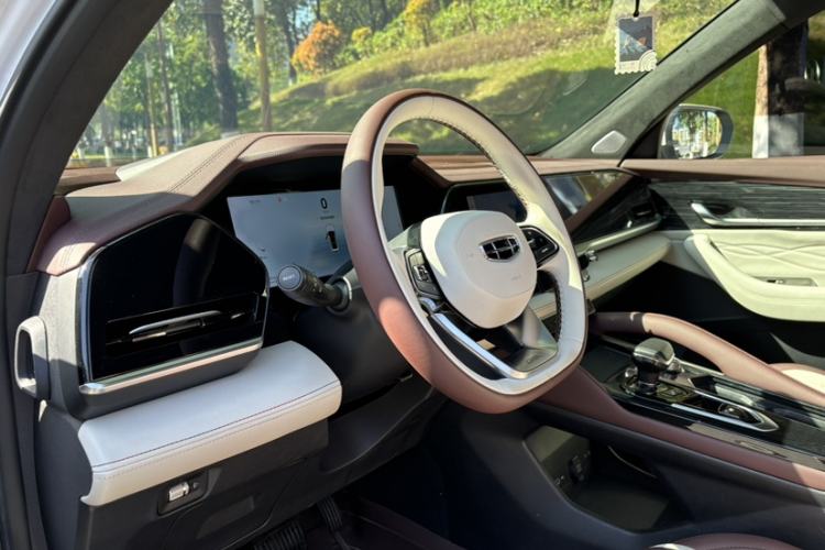 Used Geely Auto Monjaro L 2024 2.0TD High-Power Automatic Two-Wheel Drive Skyline Edition
