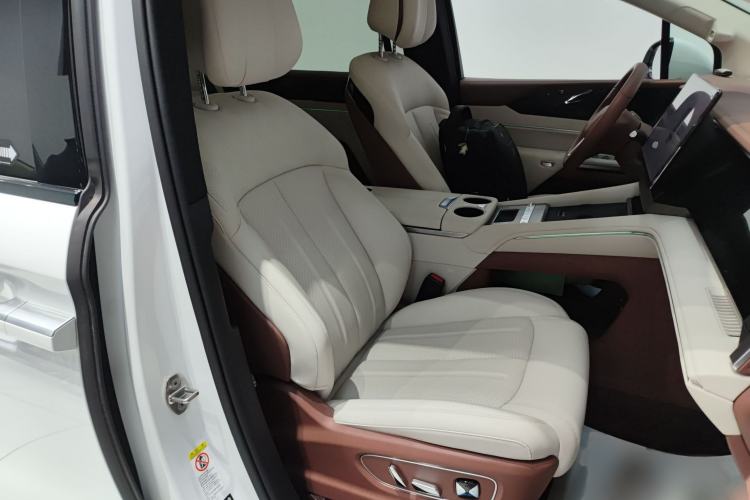 Used BYD Xia 2025 DM-i 1.5T 180km Beyond Edition
