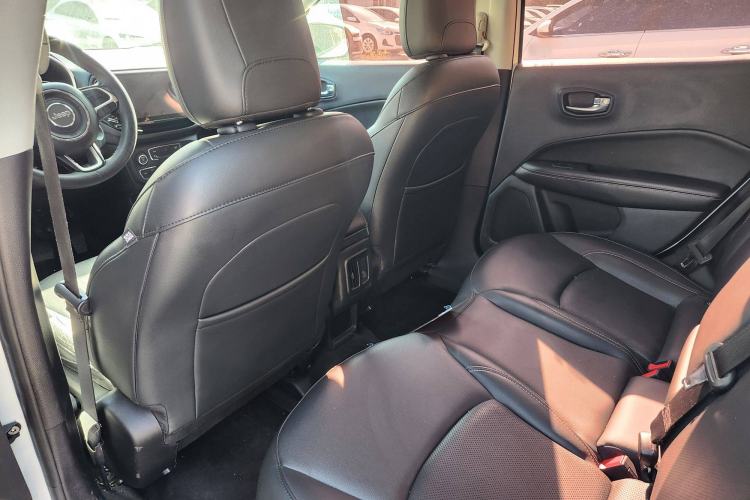 Used  Compass 2017 200T Automatic Family Edition
