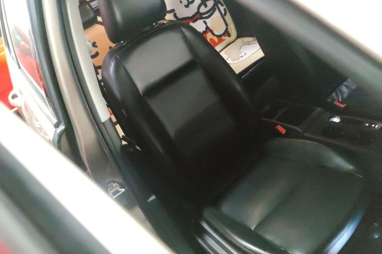 Used Volkswagen Golf 2016 1.6L Automatic Fashion Model
