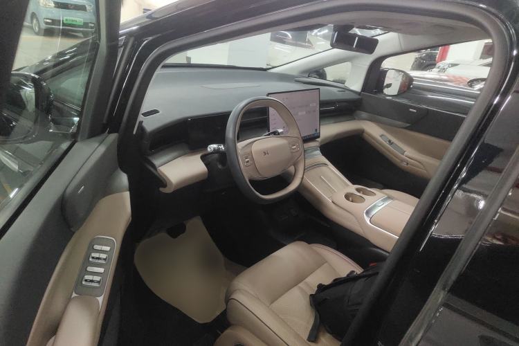 Used XPeng X9 2025 740 Ultra-Long Range Max
