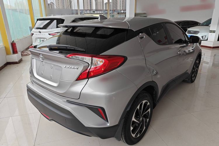 Used Toyota IZOA 2018 2.0L Yichi Version China VI Standard
