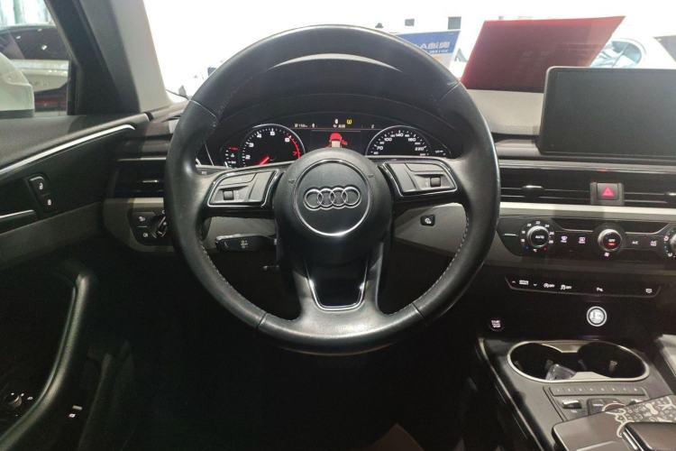 Used Audi A4L 2018 30th Anniversary Edition 40 TFSI Trendy Model
