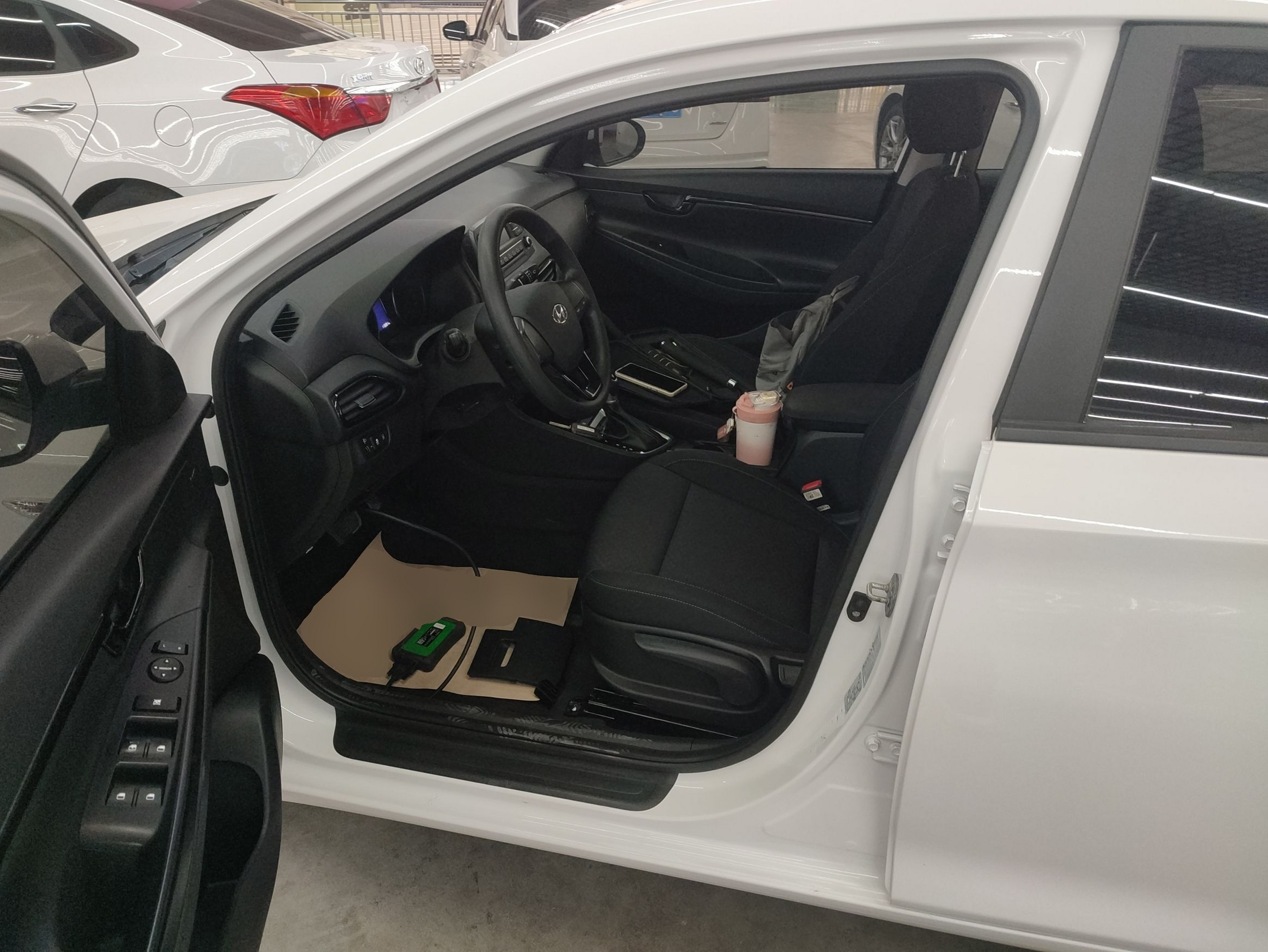 Переднее сиденье в автомобиле