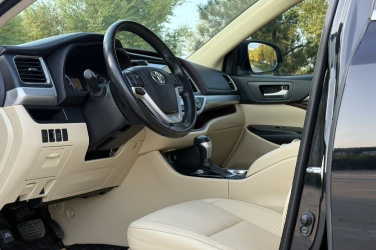 Used Toyota Highlander 2015 2.0T Four-Wheel Drive Luxury Edition 7-Seater
