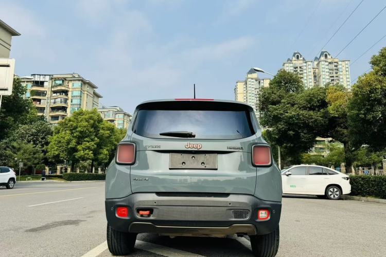 Used  Renegade 2016 2.0L Automatic Four-Wheel Drive 75th Anniversary Tribute Edition