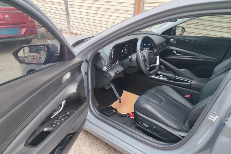 Used Hyundai Elantra 2021 1.5L CVT LUX Prestige Edition
