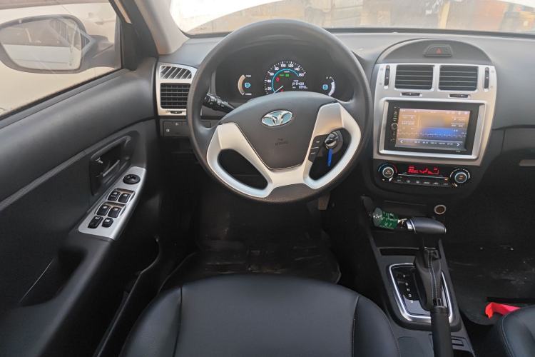 Used  300E 2017 Standard Model