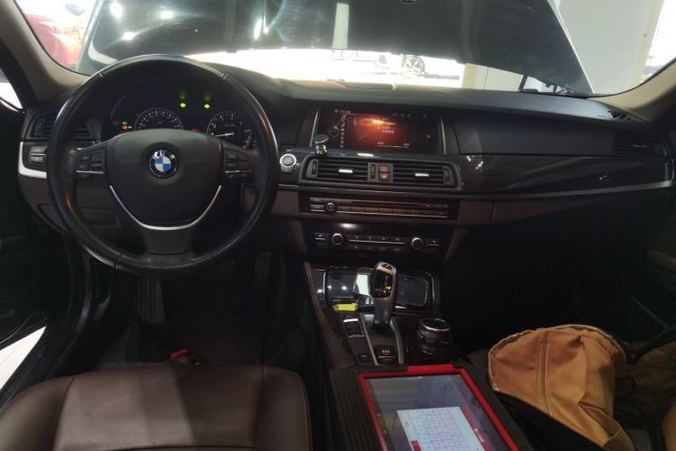 Used BMW 5 Series 2014 525Li Luxury Design Package
