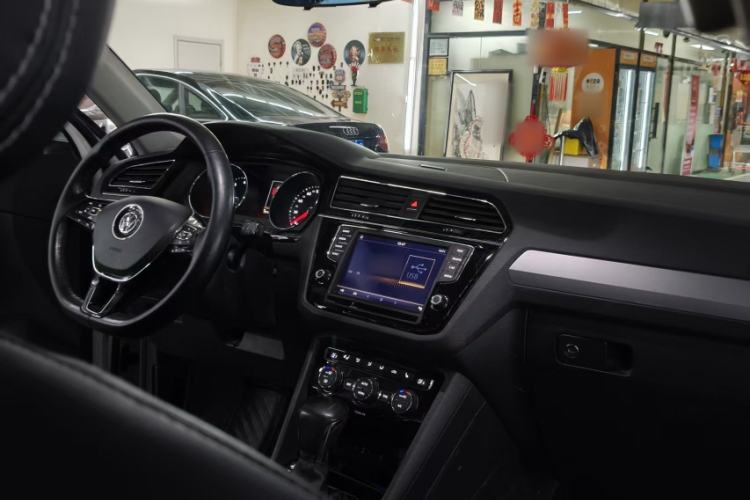 Used Volkswagen Tiguan L 2018 330TSI Automatic Two-Wheel Drive Luxury Edition