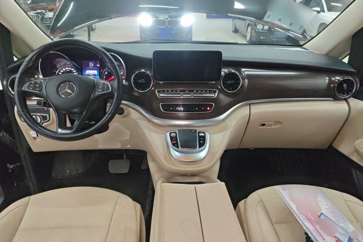 Used Mercedes-Benz V-Class 2020 V 260 Avantgarde Edition
