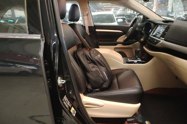 Used Toyota Highlander 2018 2.0T Two-Wheel Drive Elite Edition 7 Seats China VI Standard
