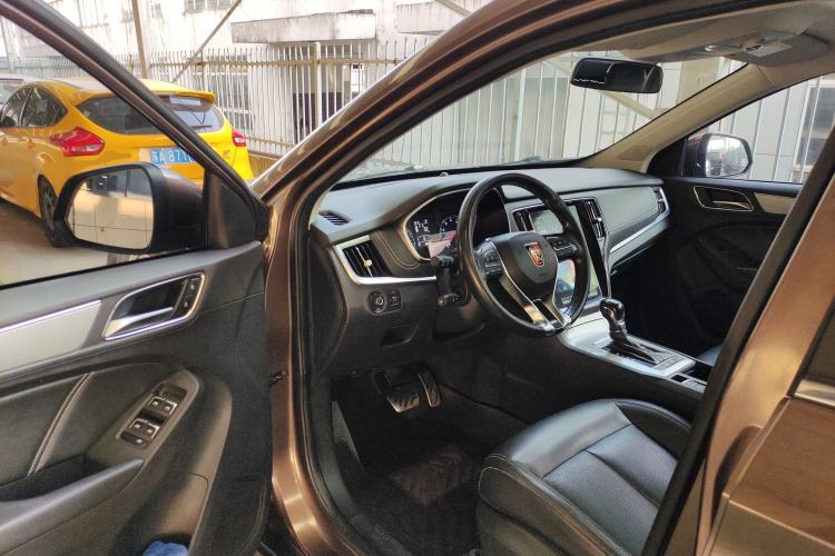 Used Roewe RX5 2016 20T Two-Wheel Drive Automatic Internet Smart Edition
