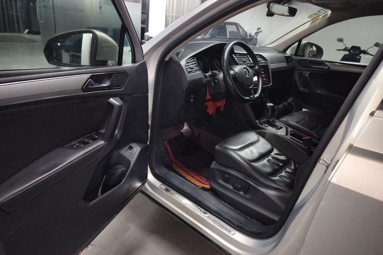 Used Volkswagen Tiguan L 2019 330TSI Automatic Two-Wheel Drive Smart Luxury Version China V Emission Standard