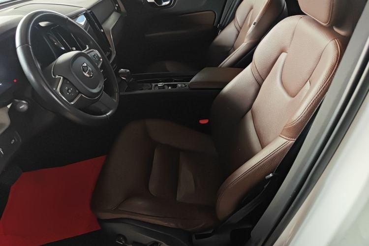 Used Volvo XC60 2021 T5 4x4 Smart Luxury Edition