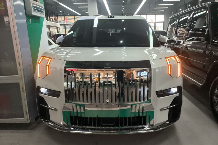 Used Zeekr 009 2024 7-Seater Walk-Through Version Four-Wheel Drive 108 kWh