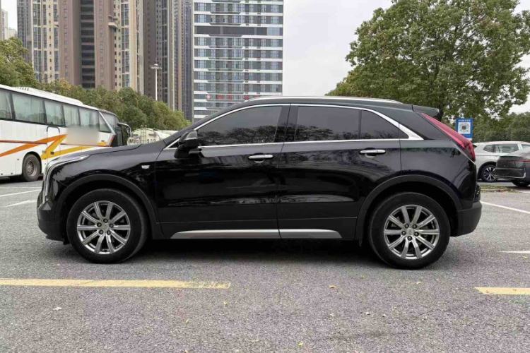 Used Cadillac XT4 2022 28T Two-Wheel-Drive Luxury Version