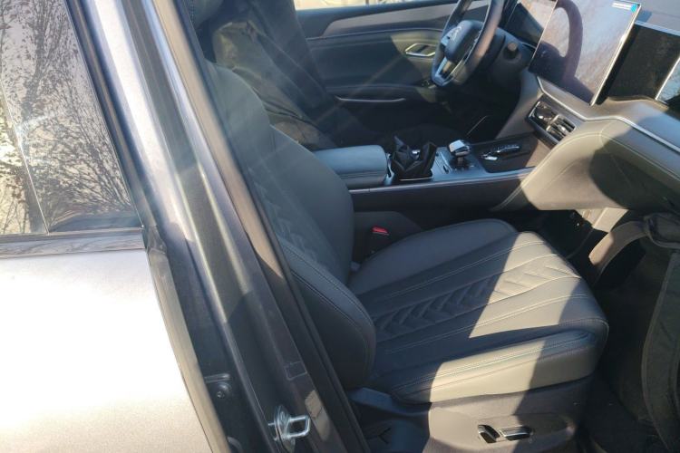 Used BYD Song L DM-i 2025 Intelligent Driving Version 112 km Beyond-Range Type
