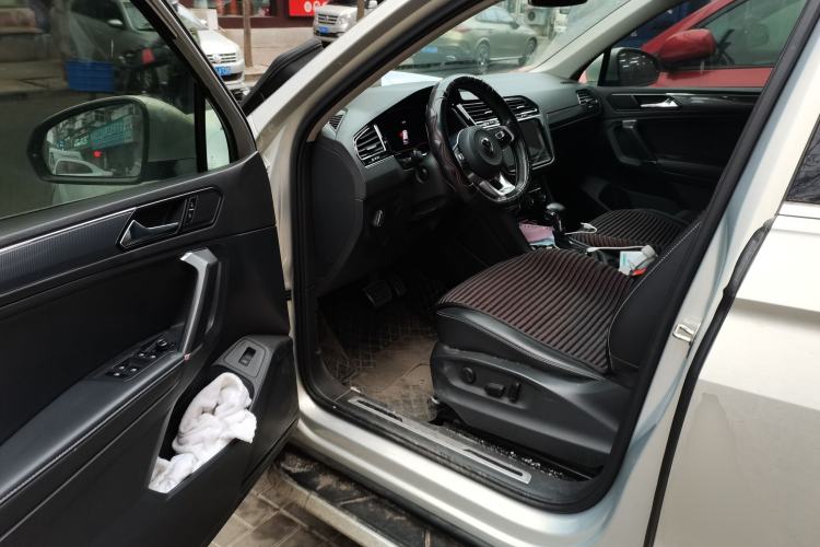 Used Volkswagen Tiguan L 2021 330TSI Automatic Two-Wheel Drive R-Line Enhanced Edition
