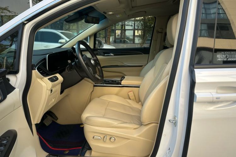 Used Buick GL8 2022 ES Landtrek 653T Luxury Edition
