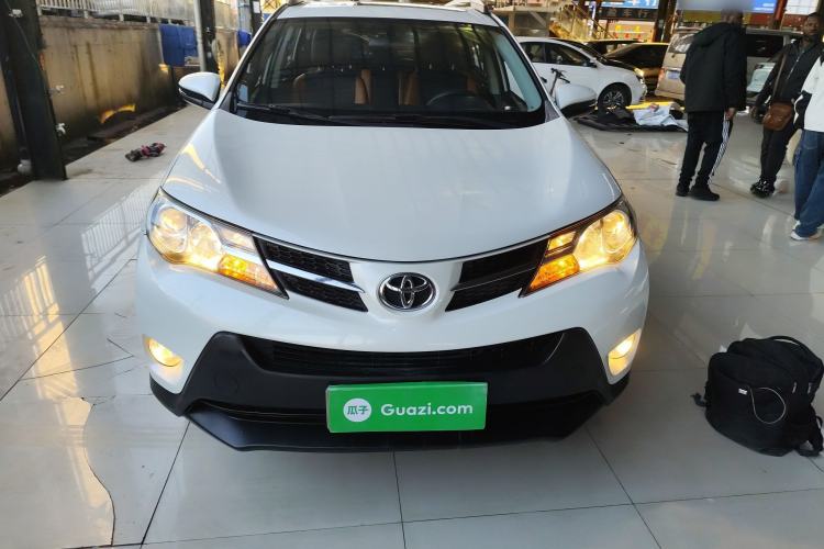 Used Toyota RAV4 2015 2.0L CVT Two-Wheel Drive Fashion Edition