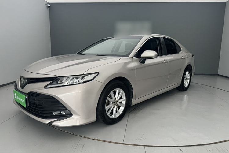 Used Toyota Camry 2018 2.0E Leading Edition
