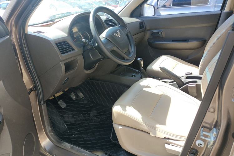 Used Wuling Hongguang 2014 1.5L S Standard Version
