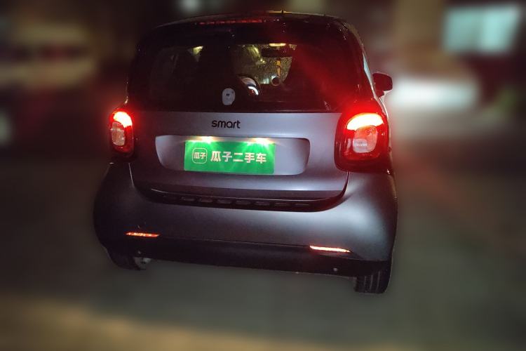 Used smart fortwo 2015 1.0L 52 kW hardtop Dynamic version