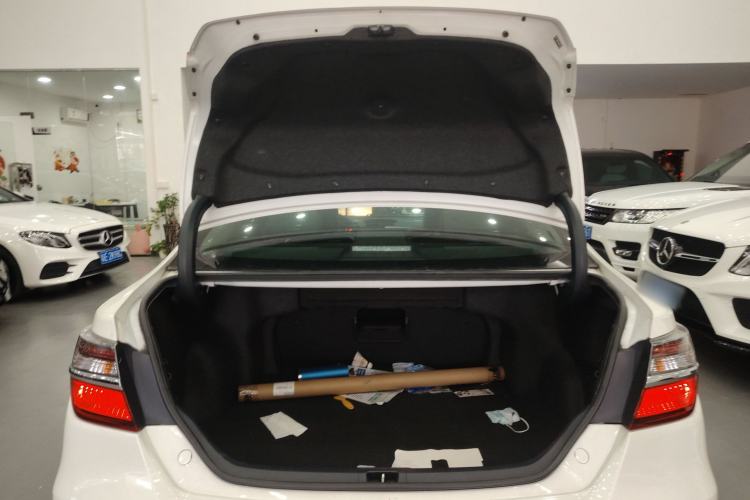 Used Toyota Camry 2016 2.0G 10th Anniversary Leading Edition
