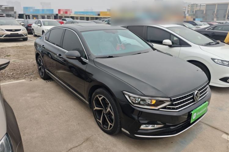 Used Volkswagen Magotan 2023 2 Million Units Limited Edition 330TSI DSG Leading Version
