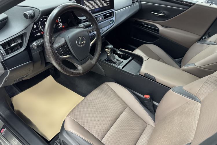 Used Lexus ES 2022 200 Excellence Edition

