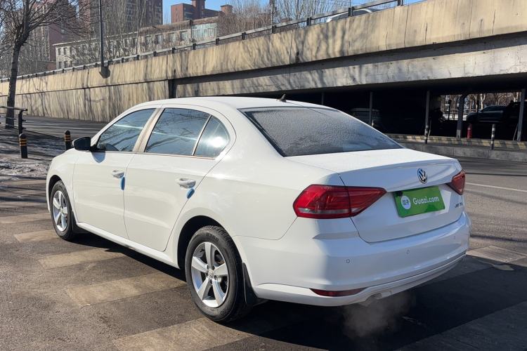 Used Volkswagen Lavida 2015 1.6L Manual Fashion Edition
