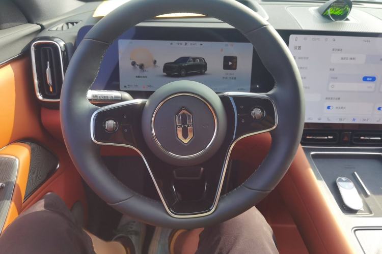 Used Hima AITO M8 2025 Extended-Range Ultra Version 53.4 kWh 6-Seater Edition
