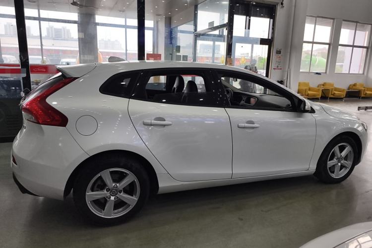 Used Volvo V40 2016 T3 Smart Edition
