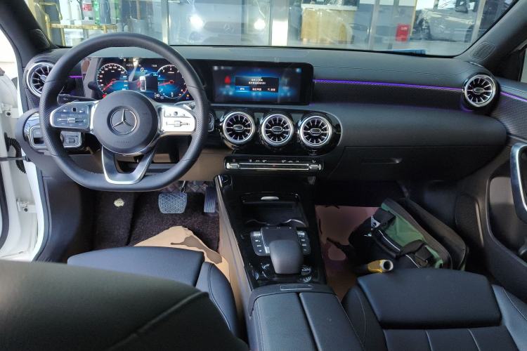 Used Mercedes-Benz A-Class 2022 Restyled A 200 L Sport Sedan Fashion Version
