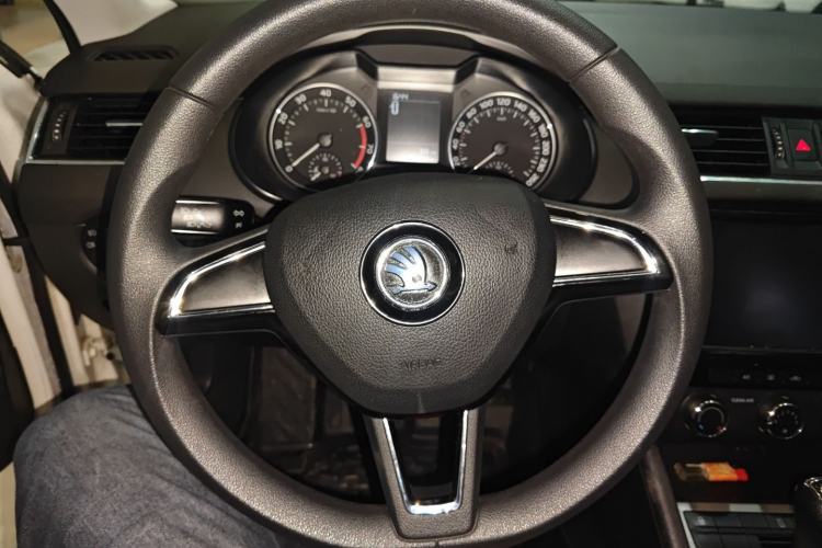 Used Skoda Octavia 2018 1.6L Automatic Comfort Edition
