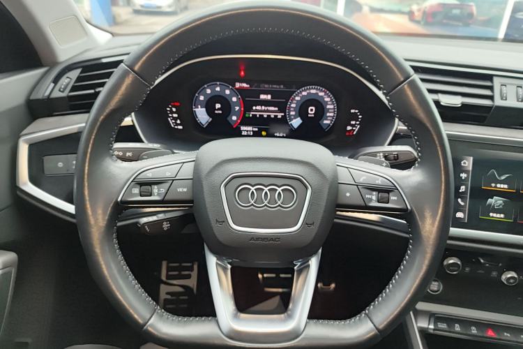 Used Audi Q3 2021 40 TFSI Fashion Dynamic Model
