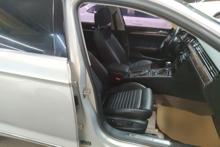 Used Volkswagen Magotan 2018 Facelift 330TSI DSG Luxury Model
