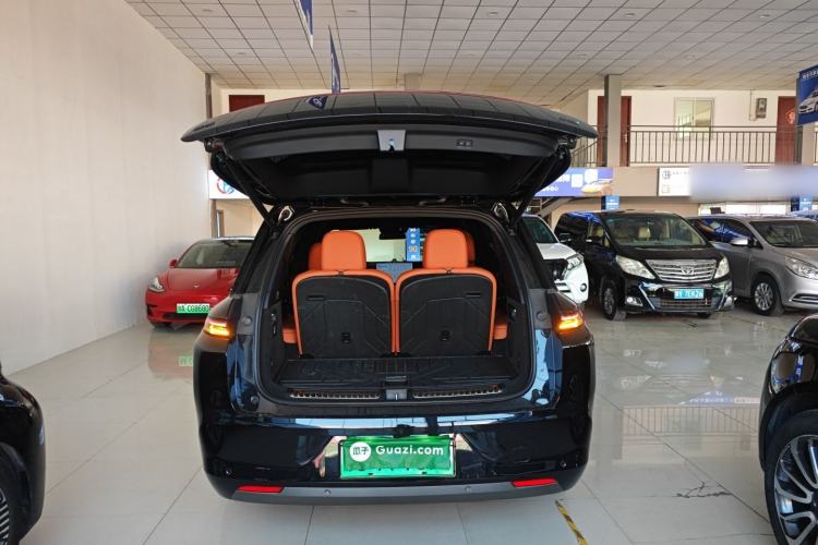 Used Li Auto L8 2024 Pro Model
